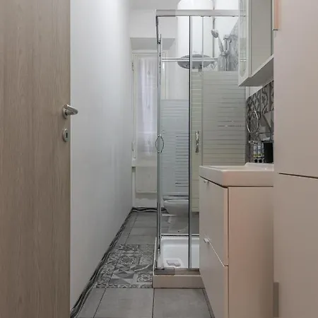 Espinasse Apartman *